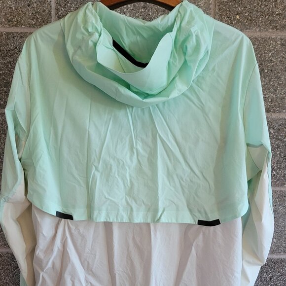 On Running Jacket - Men's XXL - Picture 2 of 4